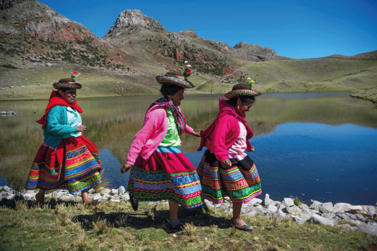 Género y cambio climático Las hermanas Machaca Mendieta, criadoras de agua de lluvia
