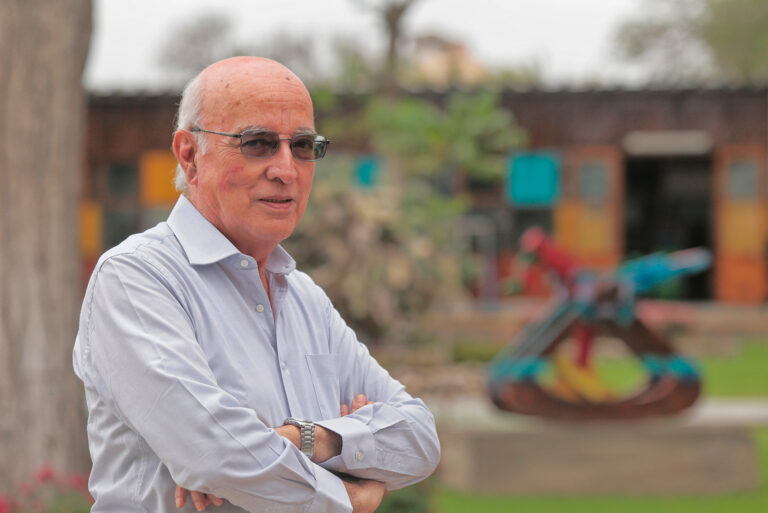 Rolando Ames: “La idea de lo “nacional” se ha restringido a Lima, y no se escucha a las regiones, donde está el descontento”