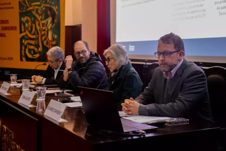 Consecuencias del Debilitamiento de las Fuentes Externas de Legitimidad Democrática en el Perú